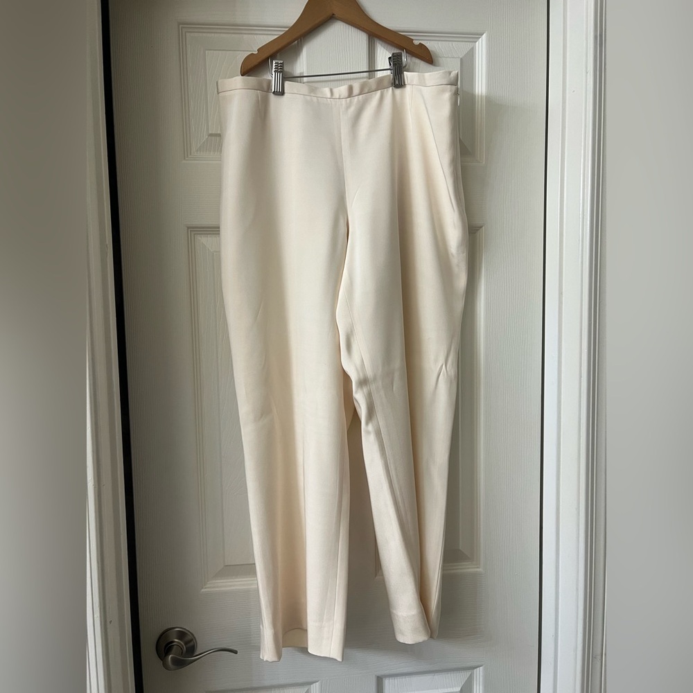 100% silk Lafayette 148 New York Cream Tailored Trousers